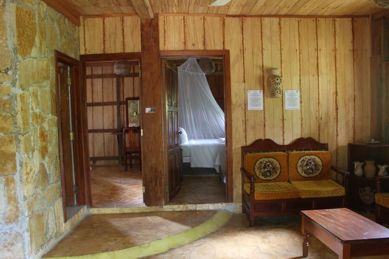 Hotel Nueva Alianza Frontera Corozal Eksteriør billede